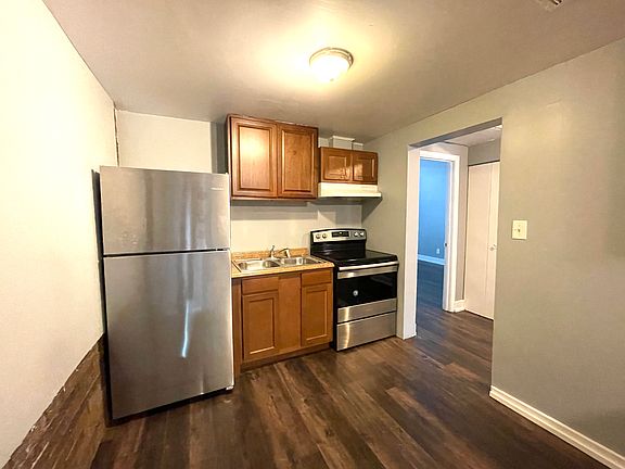 4th image of 3620 Birchwood Ave #F