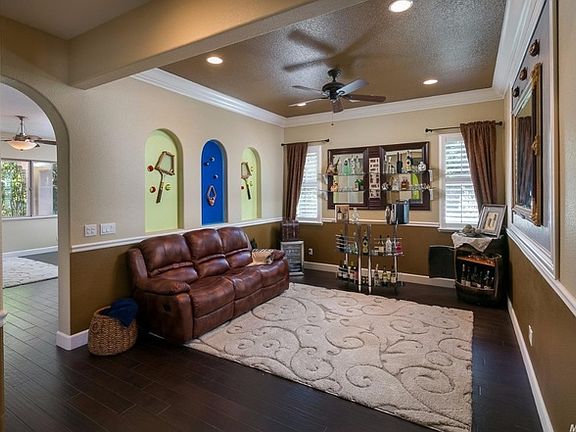 3rd image of 4349 Suffolk Way