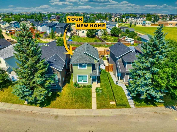 28 S Martinview Rd NE, Calgary, AB T3J 2X8