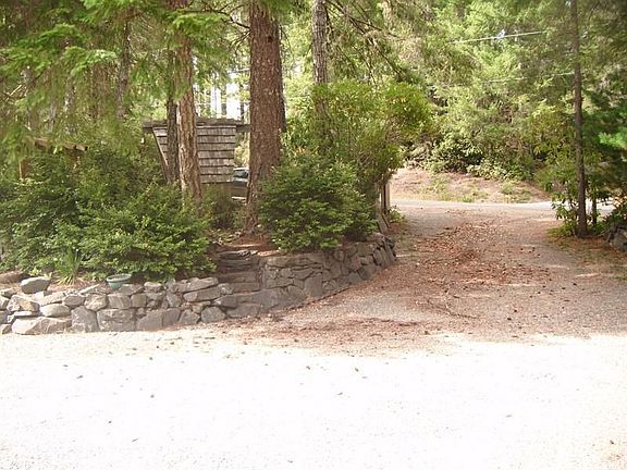 4th image of 150 NE Madrona Ave