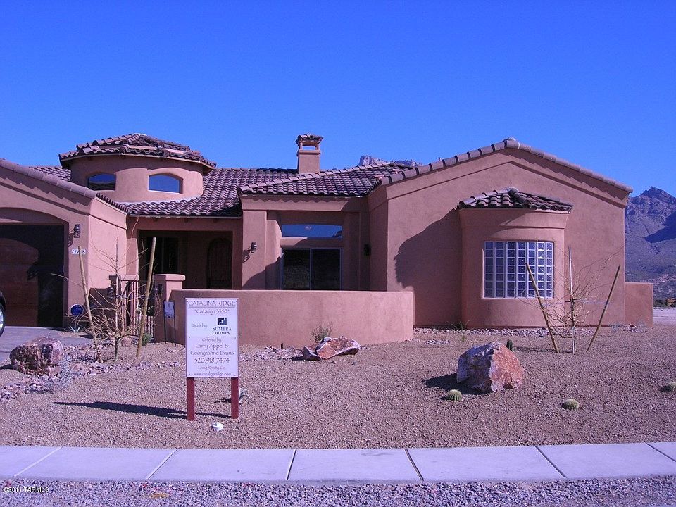 1st image of 412 E Natalia Pl