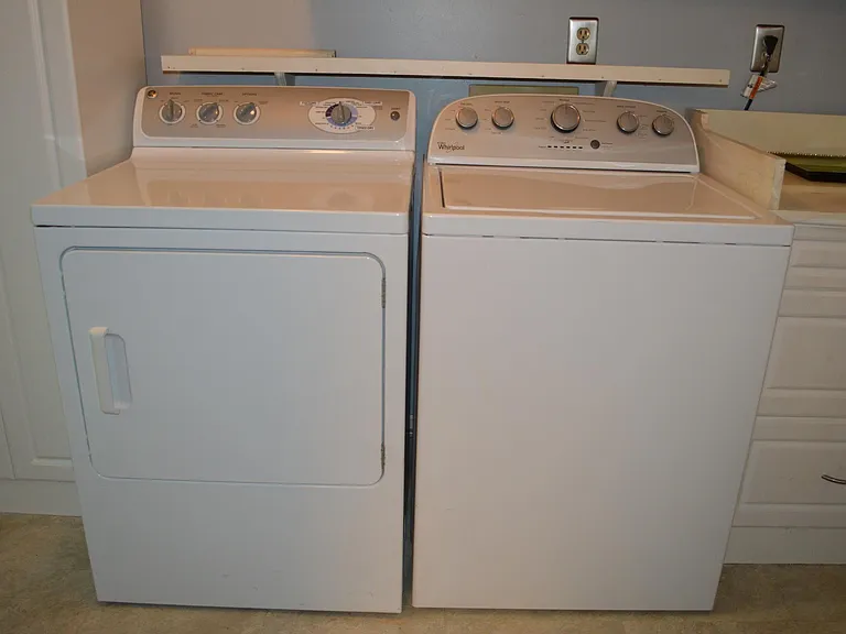 4167 Greenview Ct — Photo 38