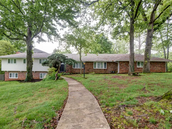 1538 S Bedford Road, Springfield, MO 65809