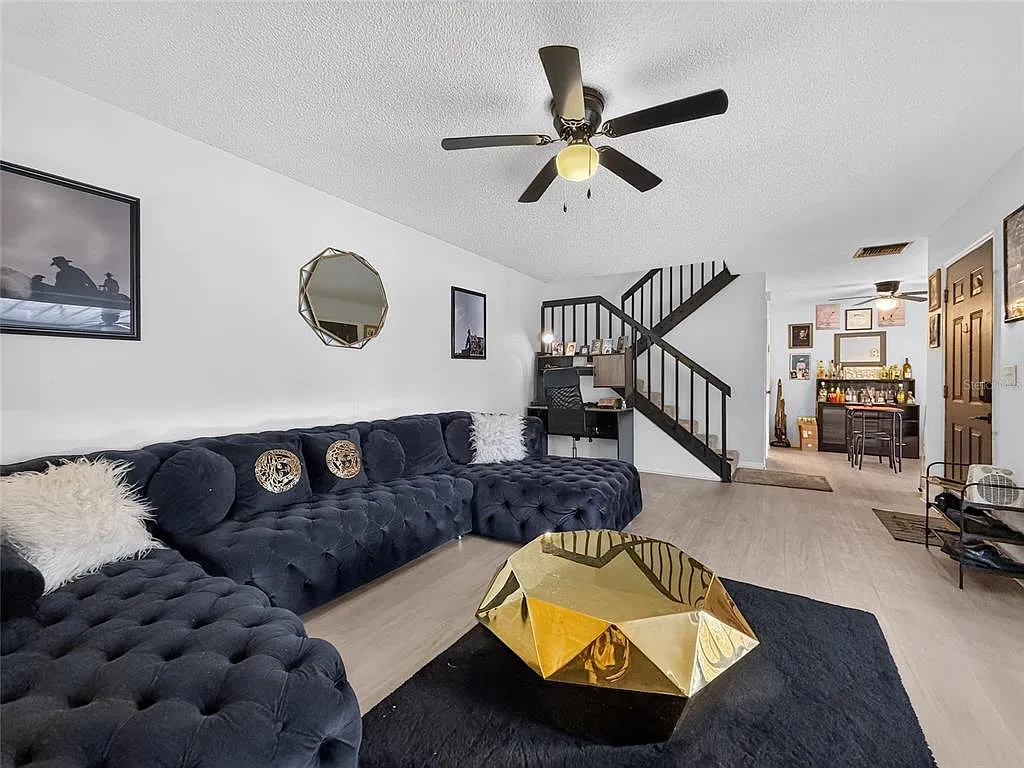 2 bed, 2.5 bath, 1288 sqft, $1,625 — Photo 4