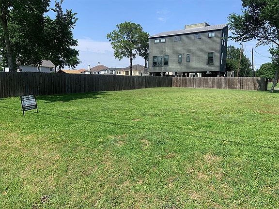 4th image of 411 Lakeside Dr