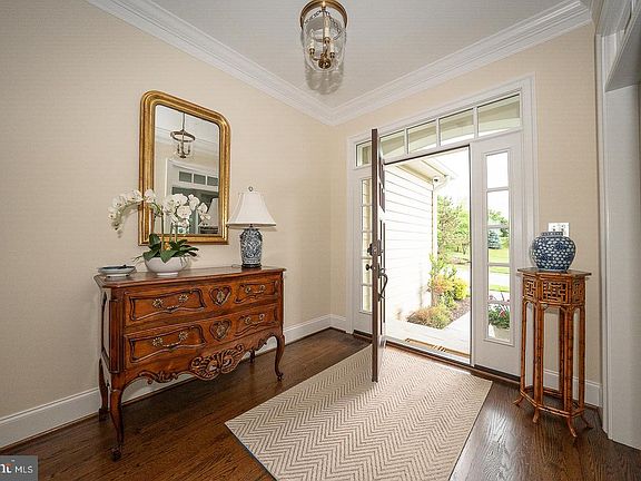 3rd image of 153 Chapel Hill Cir