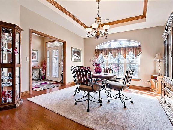 3rd image of 8 Eddleston Dr