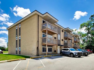 10025 Irving Park Rd APT Gb, Schiller Park, IL, 60176