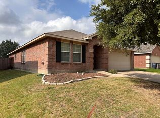 433 Emerald Creek Dr, Fort Worth, TX 76131