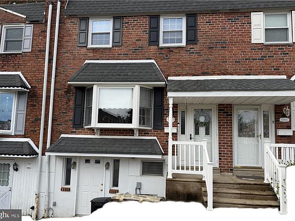 3rd image of 12843 Cabell Rd