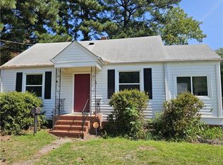 8 Fairview Cir S, Portsmouth, VA 23702