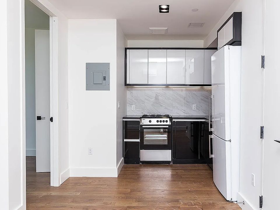 1st image of 581 Ocean Pkwy #4K