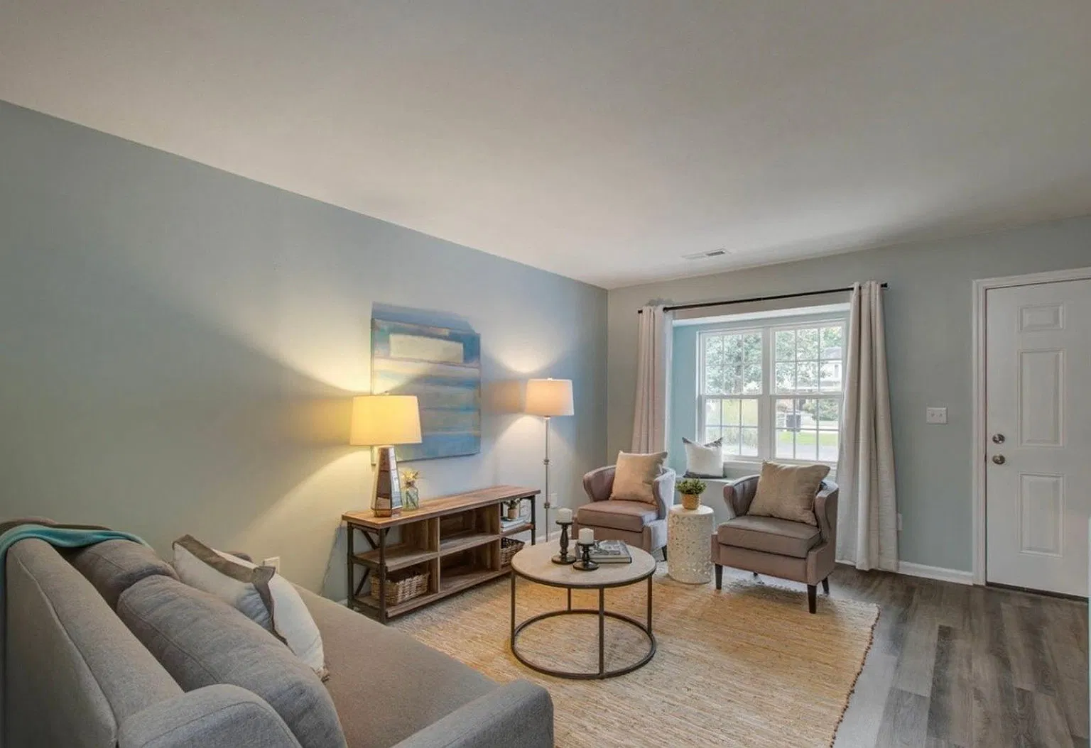 2 bed, 1.5 bath, 1168 sqft, $2,265 — Photo 2