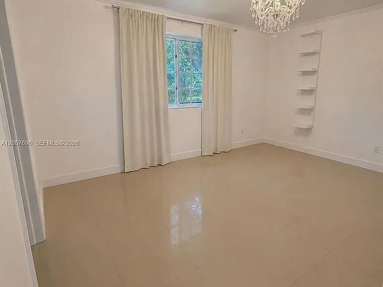 15700 N Miami Ave — Photo 6