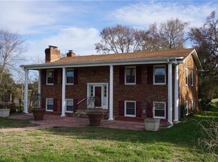 18151 W Pridesville Rd, Amelia Court House, VA 23002