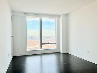 Rented by Gulia Wang, LREB