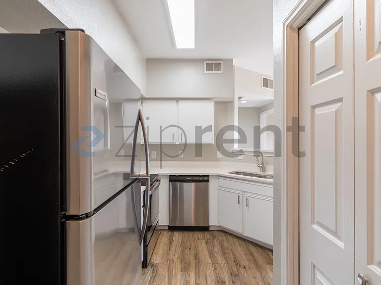 2320 Gracy Farms Ln #823 — Photo 21
