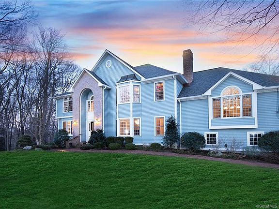 10 Country Club Ln Easton Ct 06612 Zillow