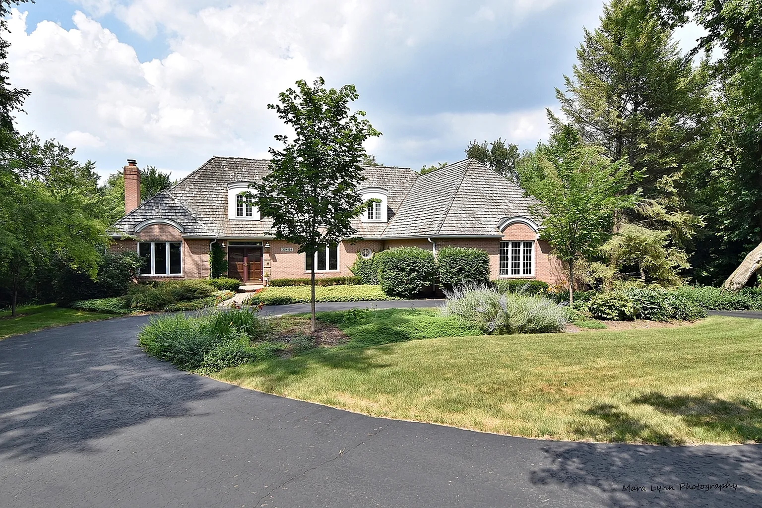 30W154 Forsythia Ln photo 1