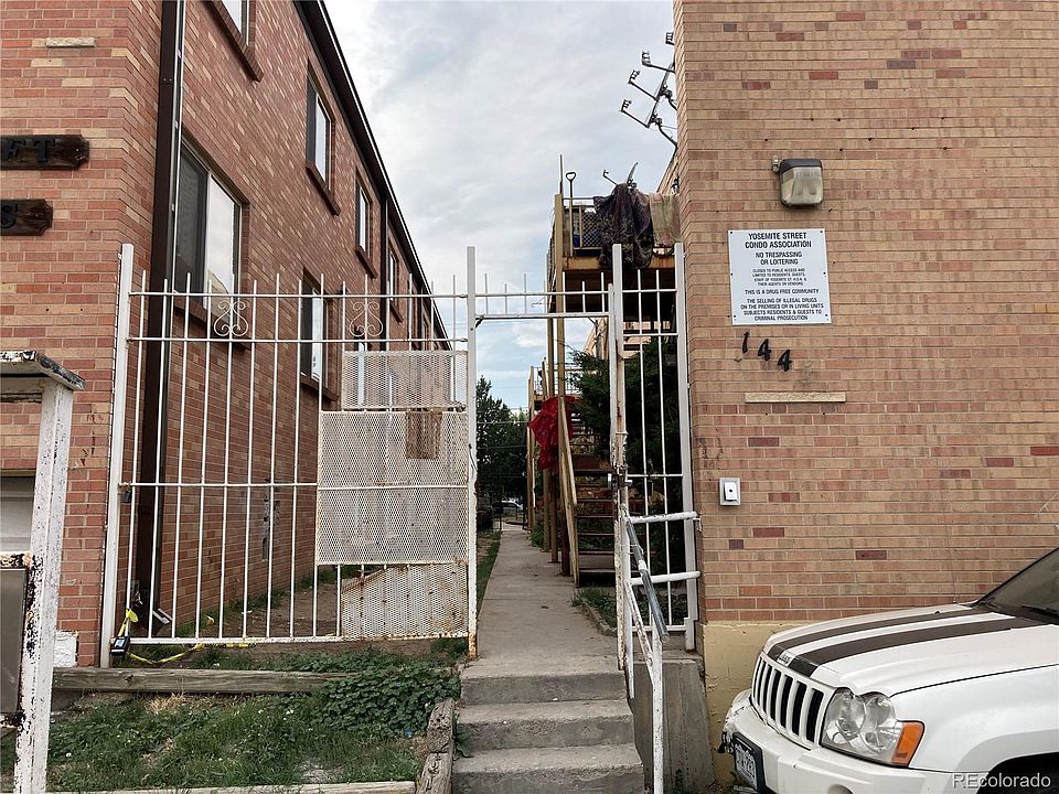 1st image of 1445 N Yosemite St