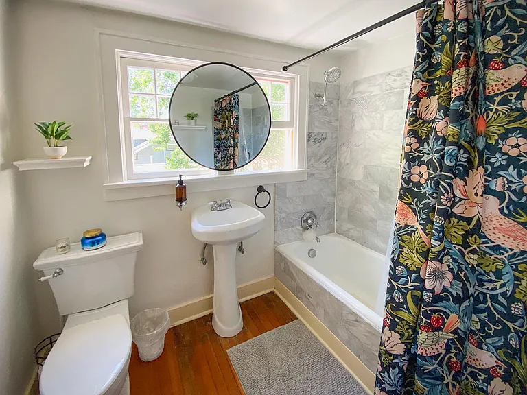 690 W 11th Ave — Photo 23