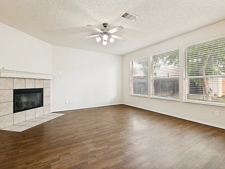 732 Fox Run Trl — Photo 6