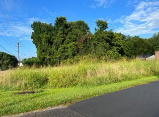 2 Meadowbrook St, Erwin, TN 37650