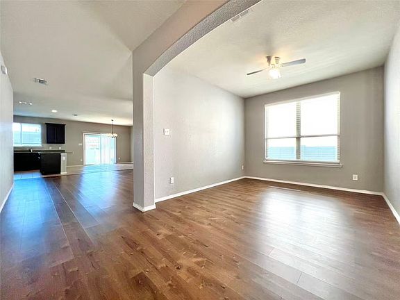 5th image of 1004 Bruni Ct