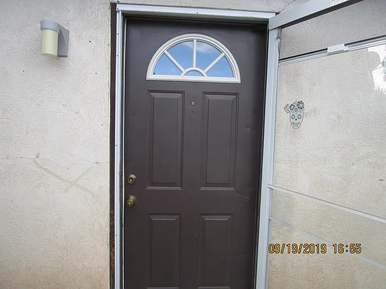 900-902 904 #906 — Photo 2