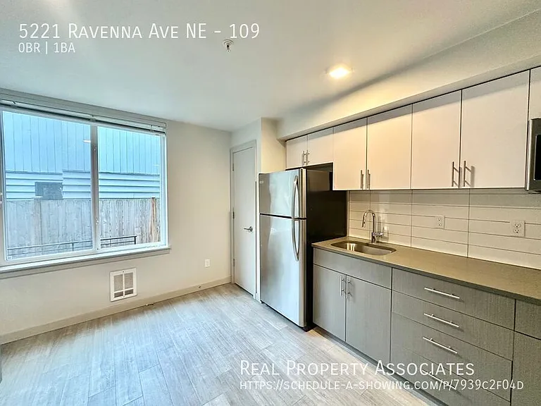 5221 Ravenna Ave NE — Photo 14