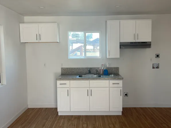 523 S Caswell Ave, Compton, CA 90220