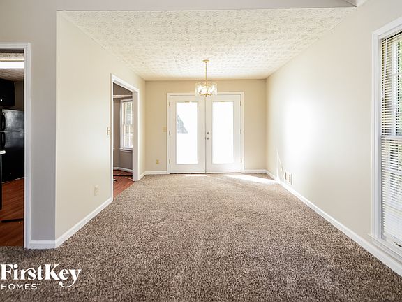 3rd image of 1403 Windy Hill Ct SE