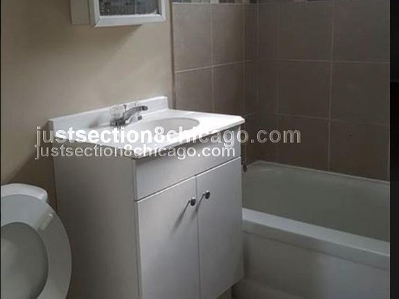 3rd image of 7840 S Yates Blvd APT 2A
