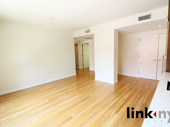 5th image of 174 N 5th St APT 2E