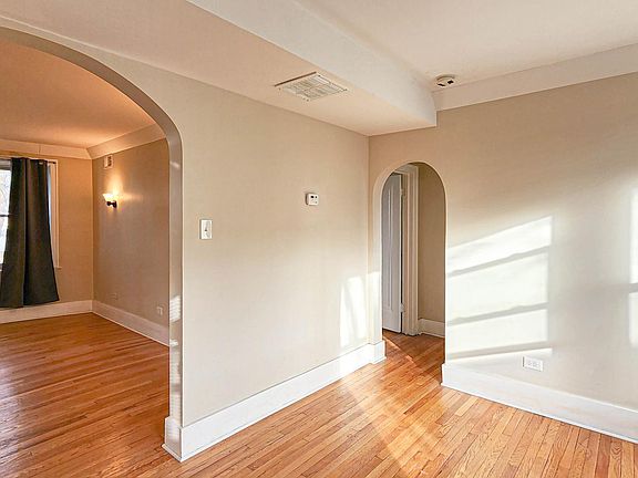 5th image of 4739 Washington St #E1
