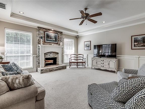 5th image of 401 Ovilla Oaks Dr