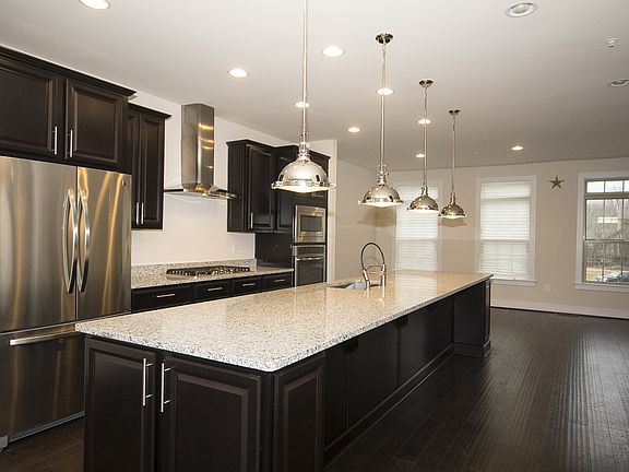 5th image of 2912 Middleham Ct