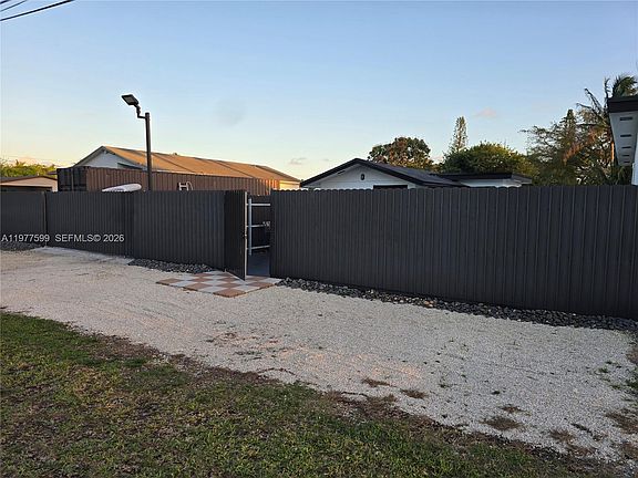 4th image of 345 NW 5th Ave