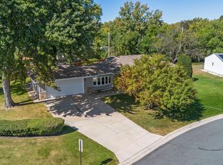 8742 Thomas Ave S, Bloomington, MN 55431