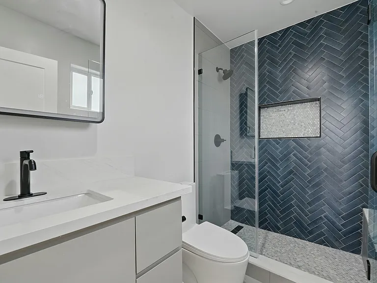 8234 Blackburn Ave #8236-1/2 — Photo 20