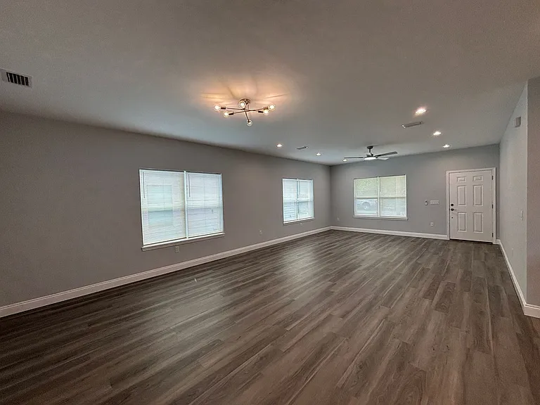 2940 Hall Ave — Photo 8