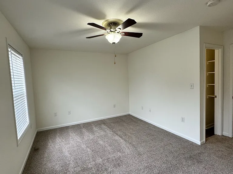 1203 Fords Pointe Cir #1203 — Photo 6