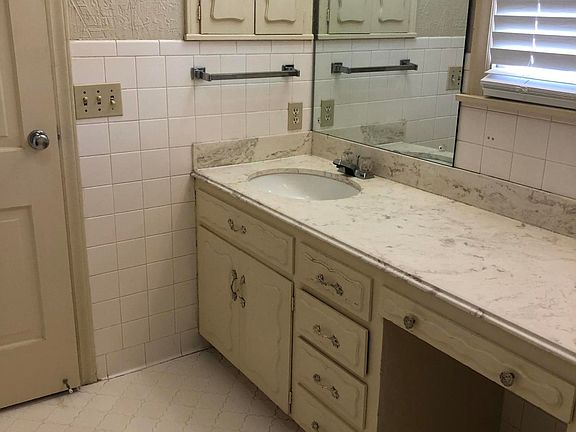 5th image of 3405A Janet Dr