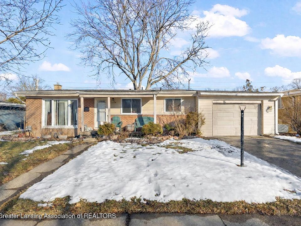 1st image of 1320 N Foster Ave