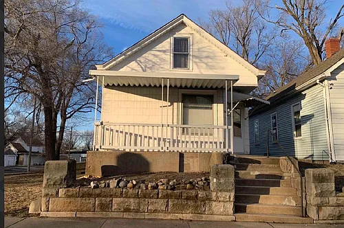 2027 W Malone Ave Photo 1