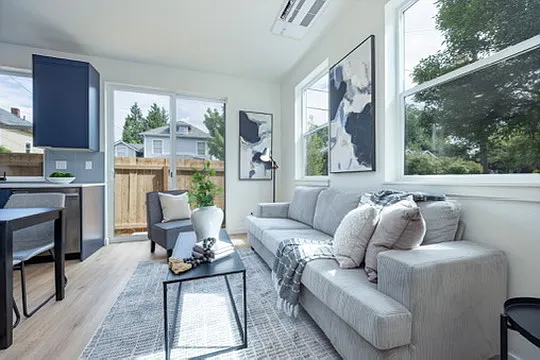 2 bed, 2.5 bath, 910 sqft, $2,895 — Photo 3