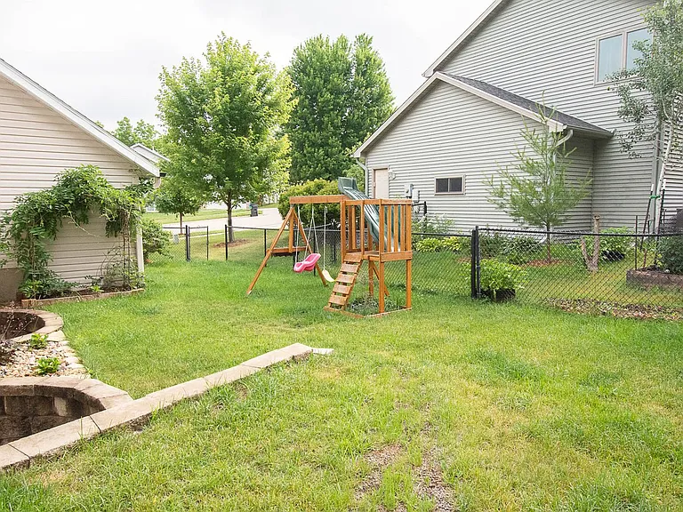 2107 Ponderosa Dr SW — Photo 32