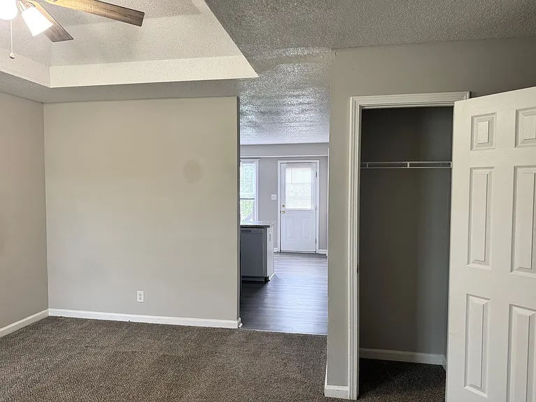 1200 Carol Dr — Photo 3
