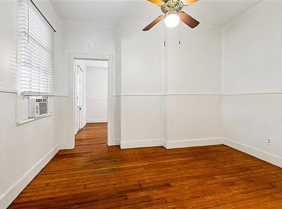 5th image of 925 Royal St #203
