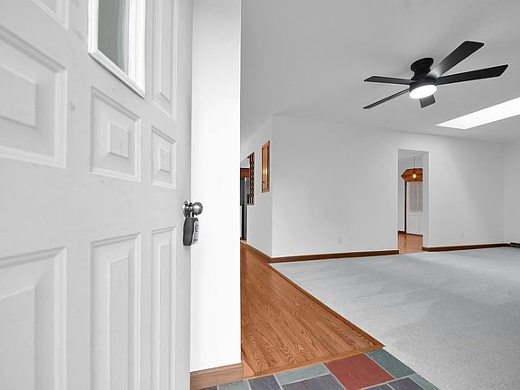 2nd image of 760 Drummond Ct